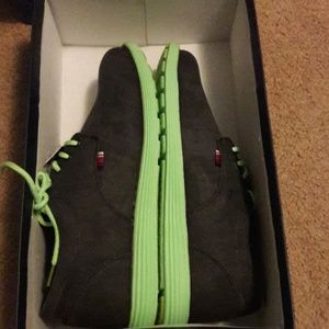 Brand New Phat classic men shoes.